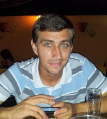 Poliţistul care s-a izbit violent de un copac în Mamaia era băut la volan